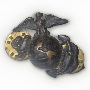 VTG POST WWII ERA KREW GI BLACK ON BRASS MARINE INSIGNIA HAT BADGE PIN NICE